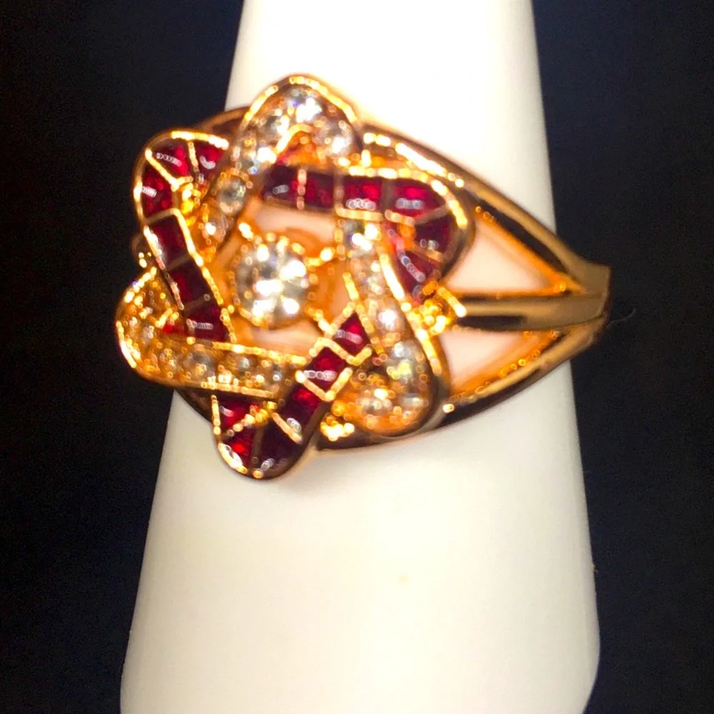 Rose Gold Celtic knot 6 Pt Star W/Red & White Sapphire W/Crystal in Center Ring